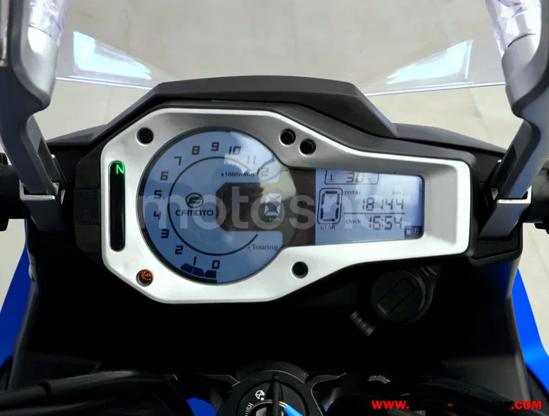 CFMOTO 650MT - Vista 6