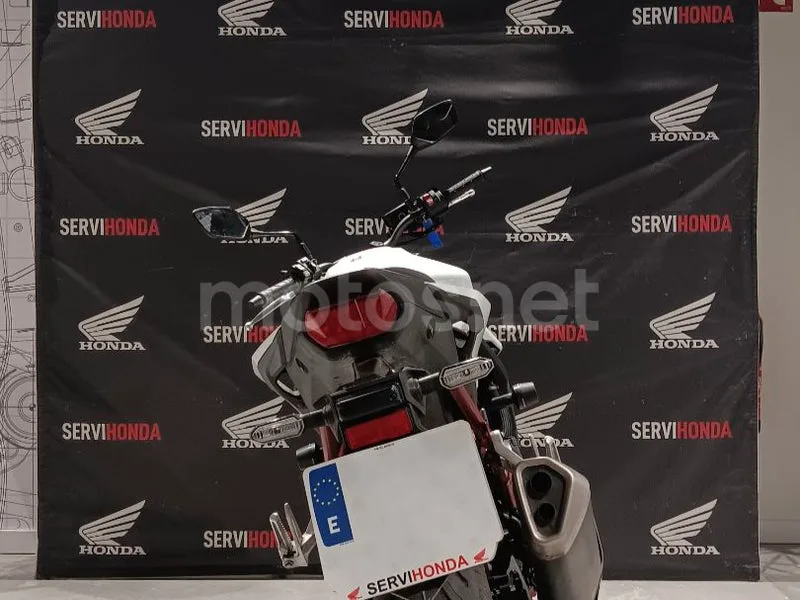 Honda CB750 Hornet - Vista 4