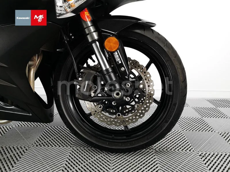 Kawasaki Z1000 SX - Vista 12