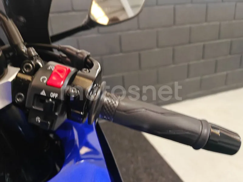 Yamaha YZF-R7 - Vista 11