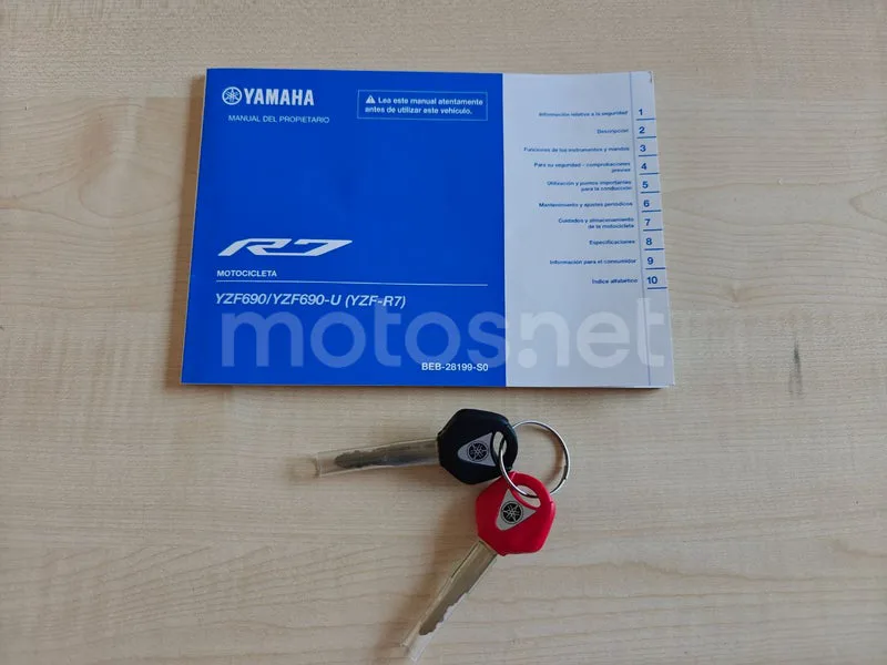 Yamaha YZF-R7 - Vista 20