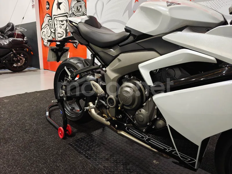 Triumph Daytona 660 - Vista 13