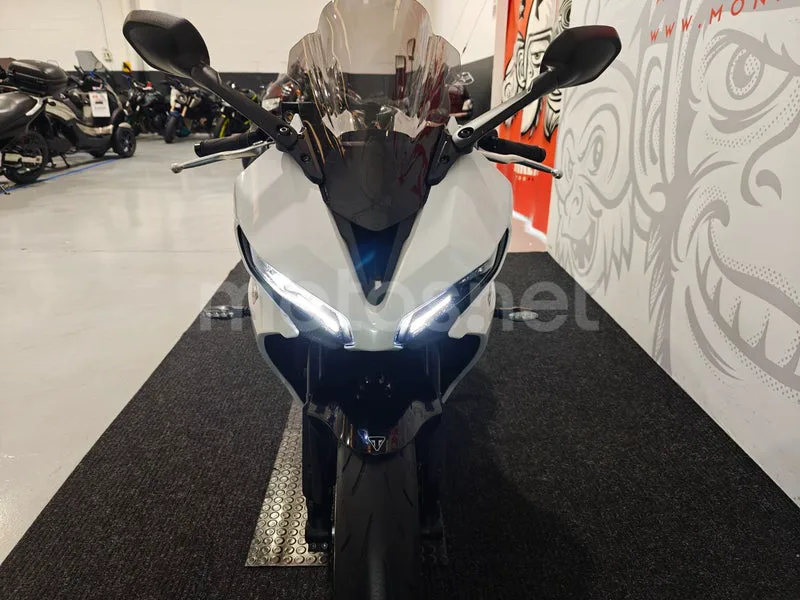 Triumph Daytona 660 - Vista 4
