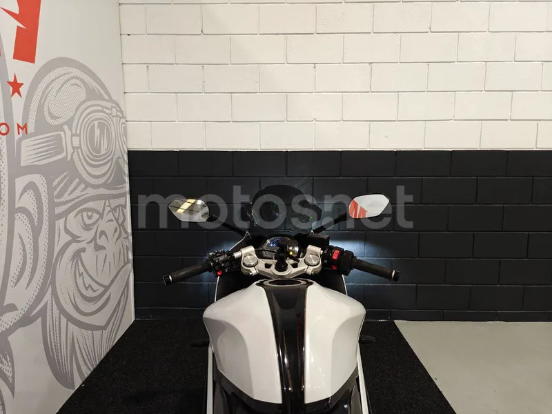 Triumph Daytona 660 - Vista 7