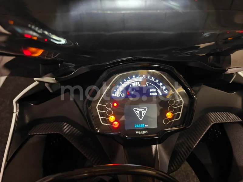 Triumph Daytona 660 - Vista 8