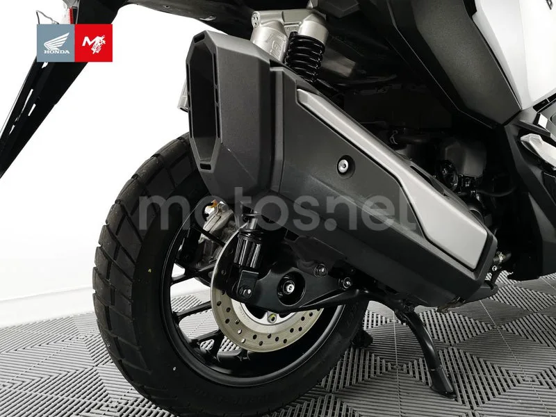 Honda ADV350 - Vista 13