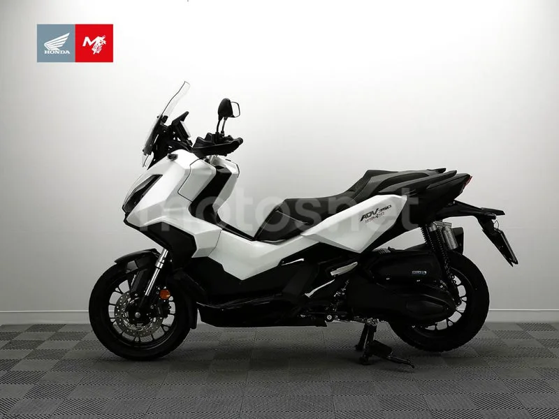 Honda ADV350 - Vista 15