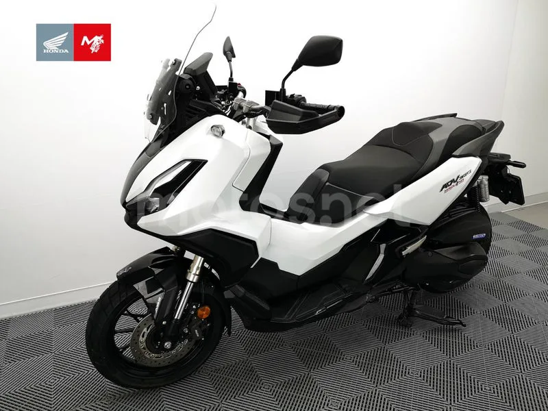 Honda ADV350 - Vista 17