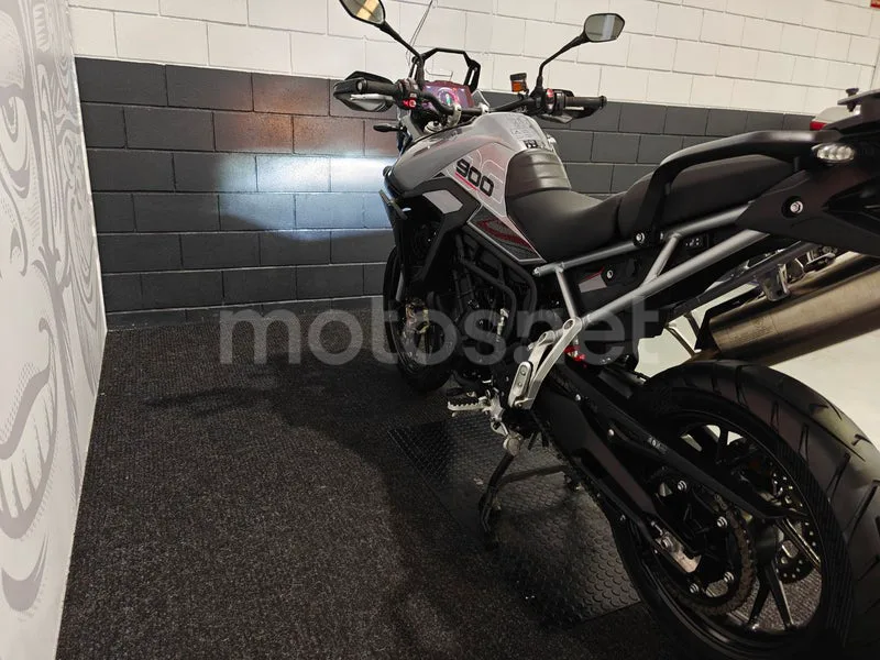 Triumph Tiger 900 - Vista 5
