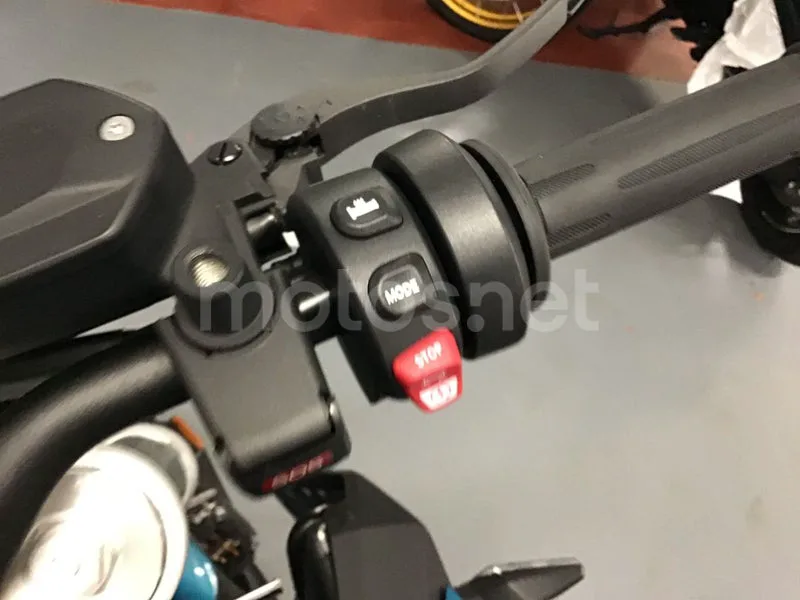 BMW F 900 R - Vista 9