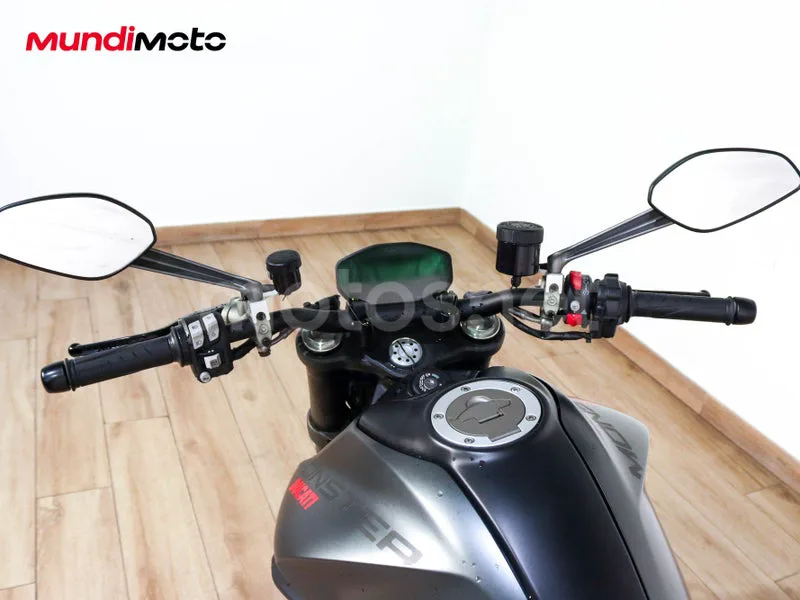 Ducati Monster - Vista 11