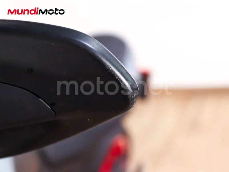 Ducati Monster - Vista 20