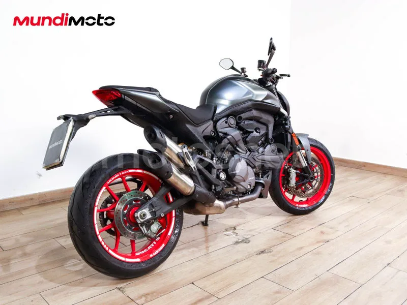 Ducati Monster - Vista 3
