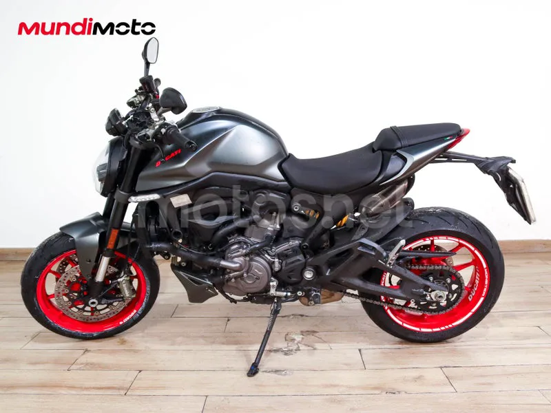 Ducati Monster - Vista 6