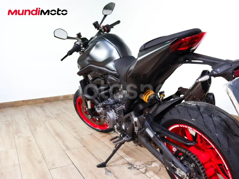 Ducati Monster - Vista 9