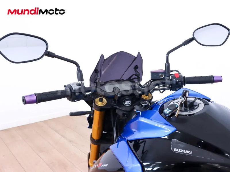 Suzuki GSX-S750 - Vista 11