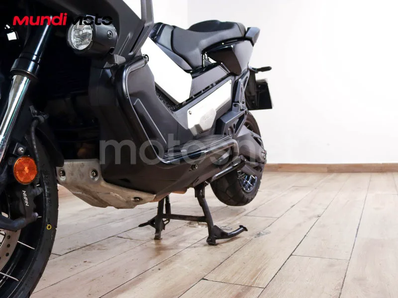 Honda X-ADV - Vista 10