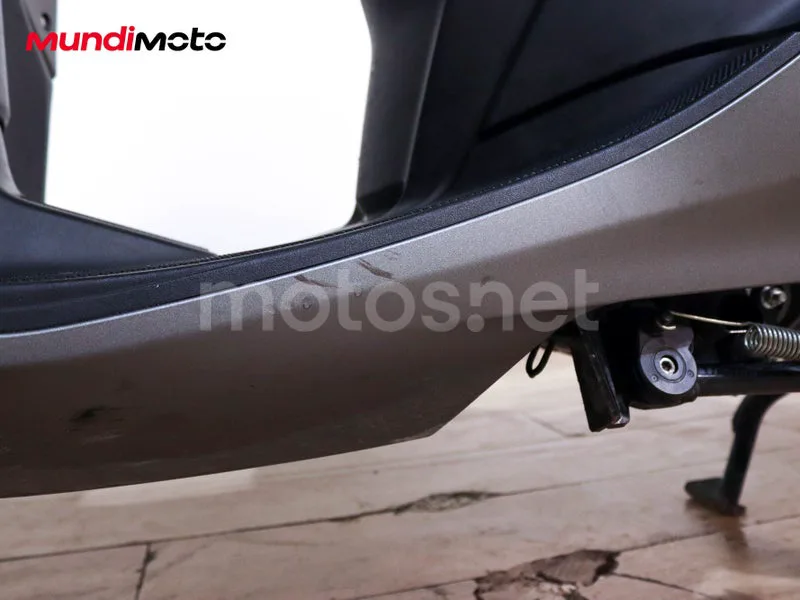 Yamaha Tricity 125 - Vista 21