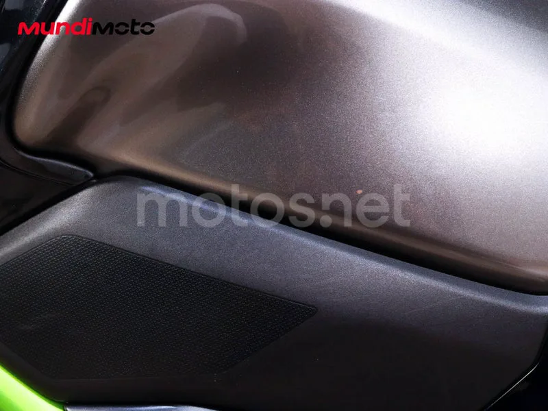 Kawasaki Z900 - Vista 22