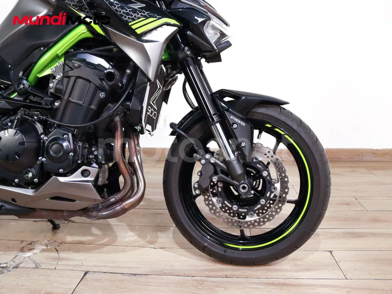Kawasaki Z900 - Vista 41