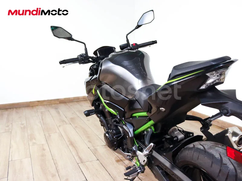 Kawasaki Z900 - Vista 9