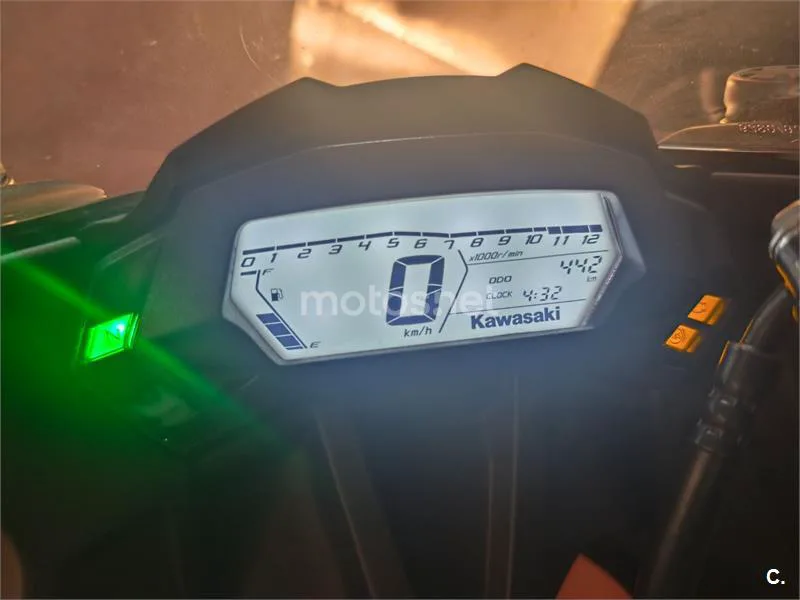 Kawasaki Ninja 125 - Vista 5