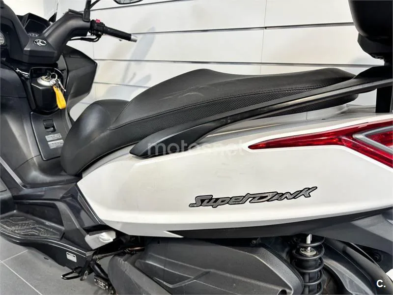 Kymco Super Dink 350 - Vista 4