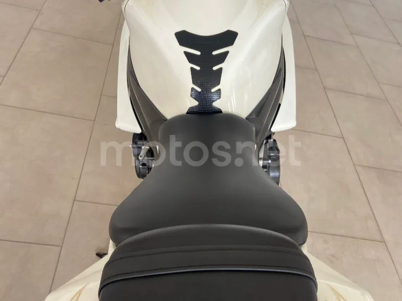 Suzuki GSX-R600 - Vista 11
