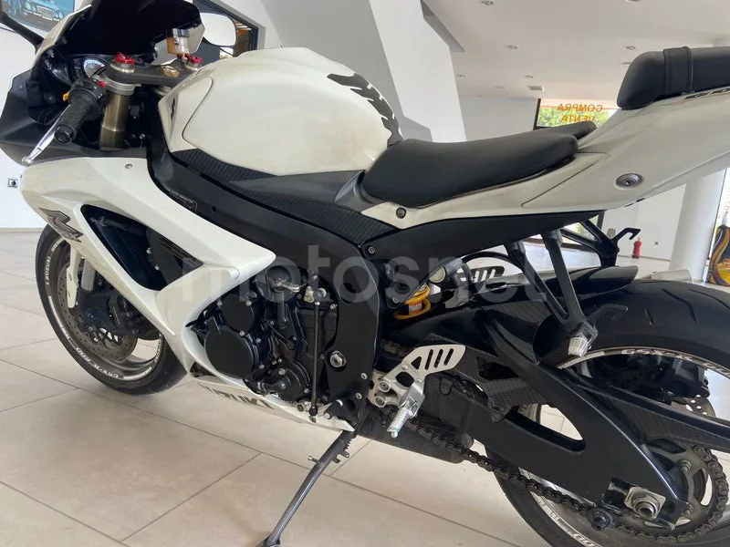 Suzuki GSX-R600 - Vista 21