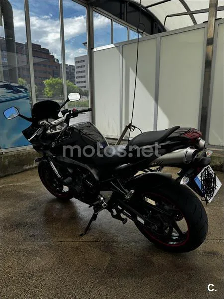 Yamaha FZ6 Fazer S2 - Vista 3
