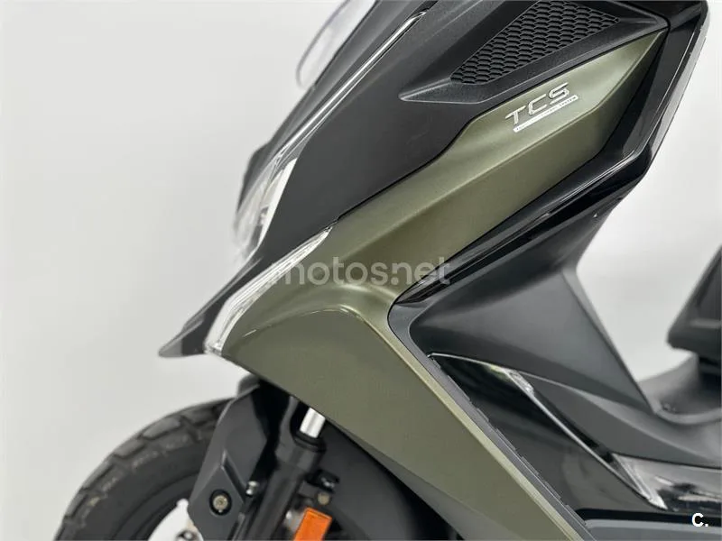 Kymco DTX 350 - Vista 21