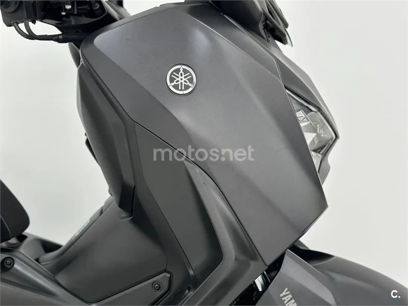 Yamaha XMAX 300 - Vista 11