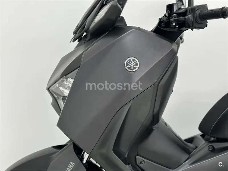 Yamaha XMAX 300 - Vista 17