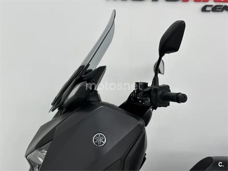 Yamaha XMAX 300 - Vista 18