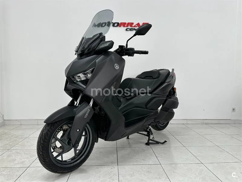 Yamaha XMAX 300 - Vista 3