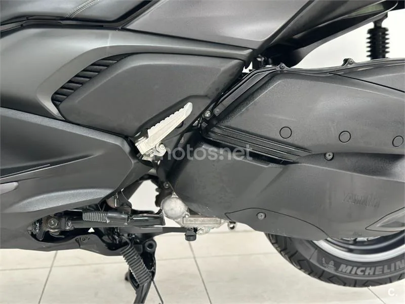 Yamaha XMAX 300 - Vista 22
