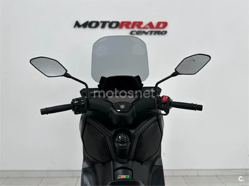 Yamaha XMAX 300 - Vista 25