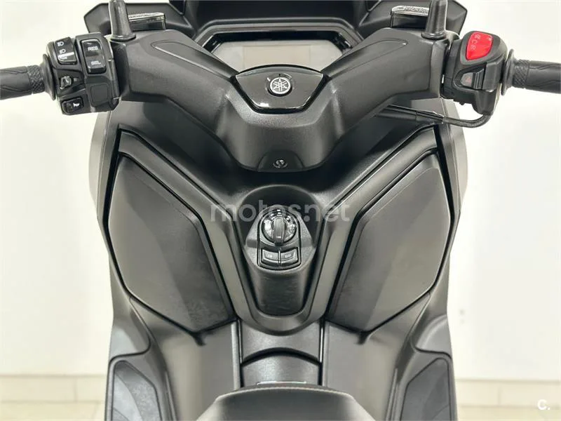 Yamaha XMAX 300 - Vista 26