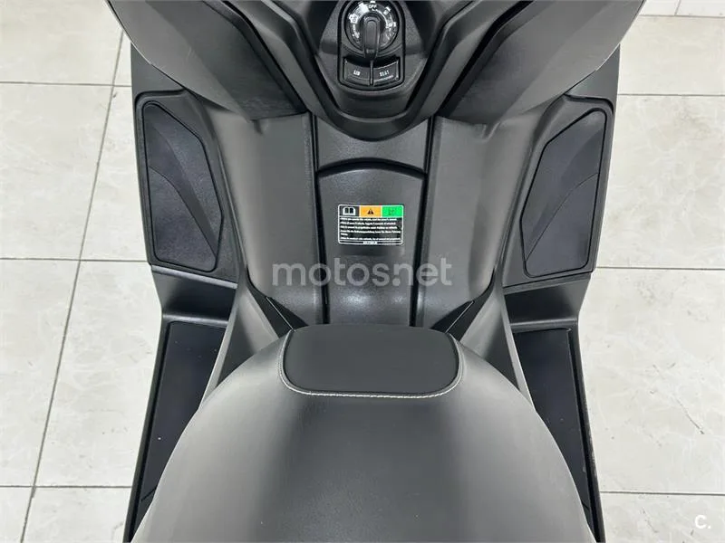 Yamaha XMAX 300 - Vista 27