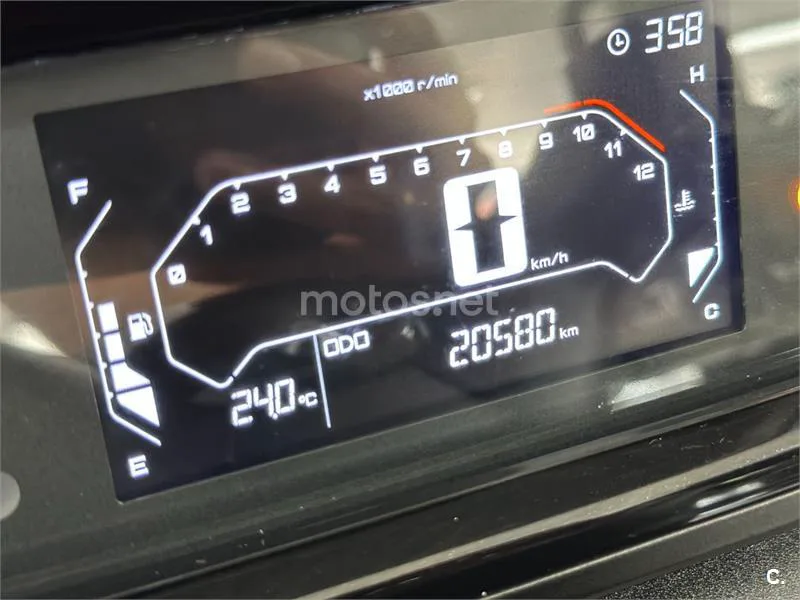 Yamaha XMAX 300 - Vista 31