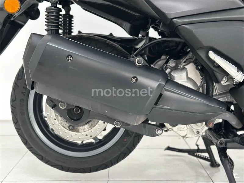Yamaha XMAX 300 - Vista 7