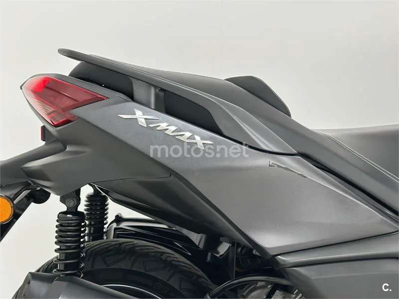 Yamaha XMAX 300 - Vista 8