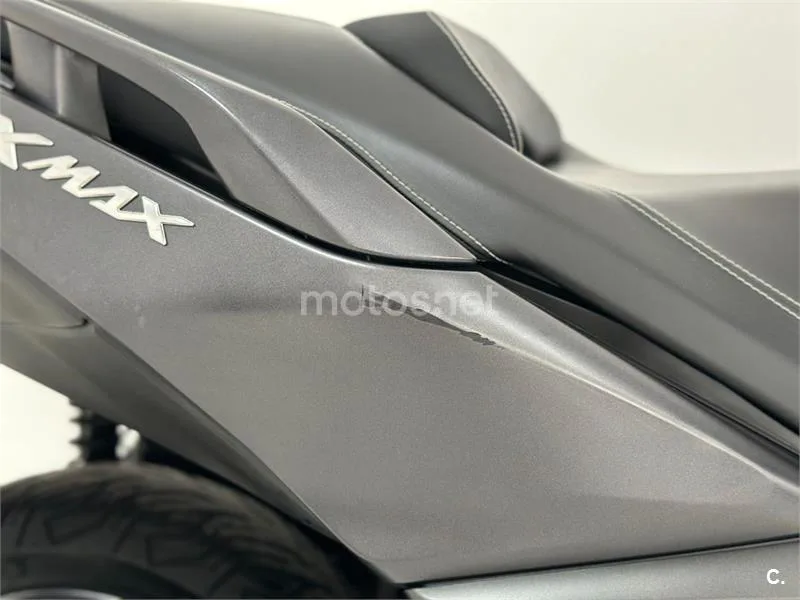 Yamaha XMAX 300 - Vista 9
