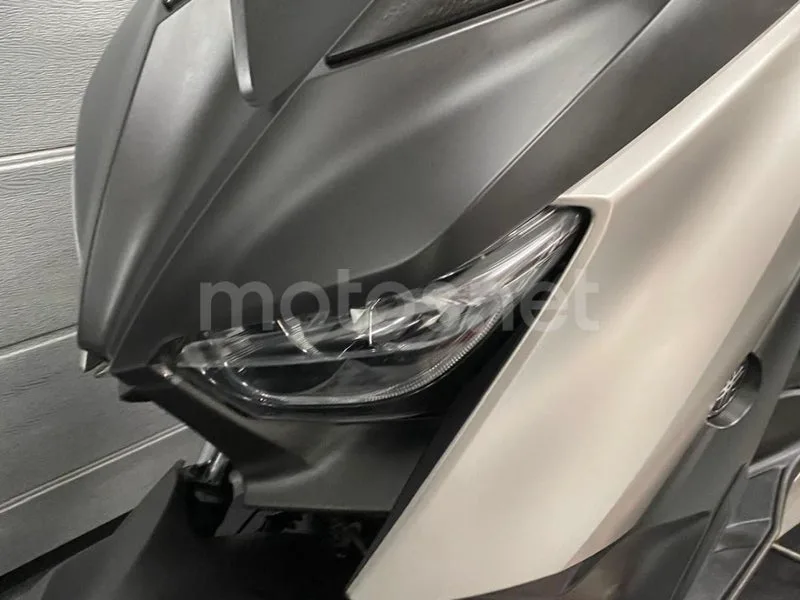 Yamaha XMAX 400 - Vista 15