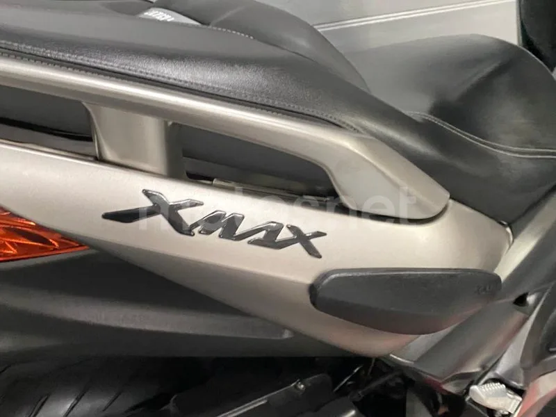 Yamaha XMAX 400 - Vista 4