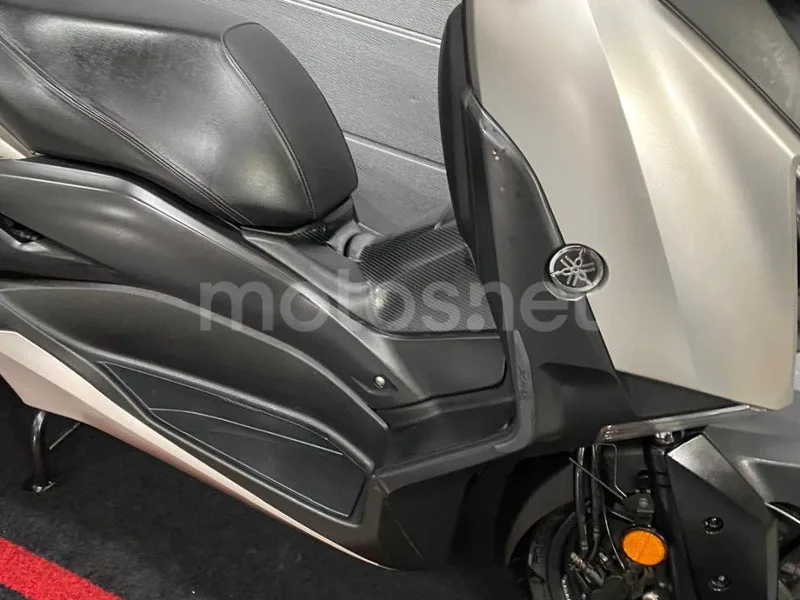 Yamaha XMAX 400 - Vista 9