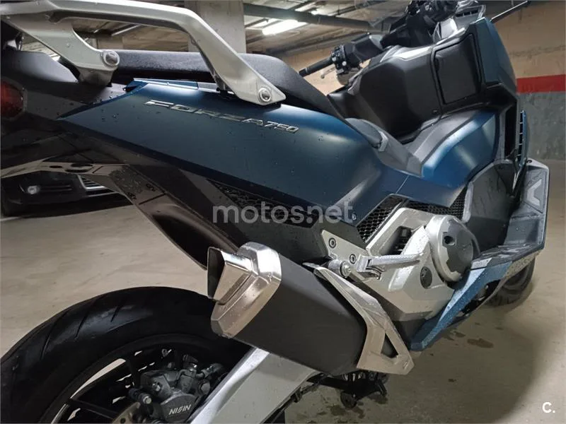 Honda Forza 750 - Vista 4