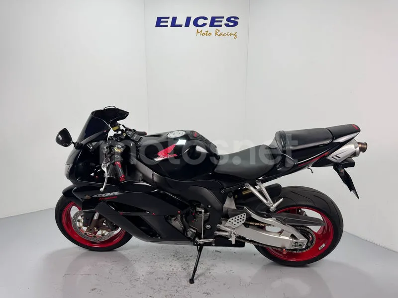 Honda CBR1000RR Fireblade - Vista 13