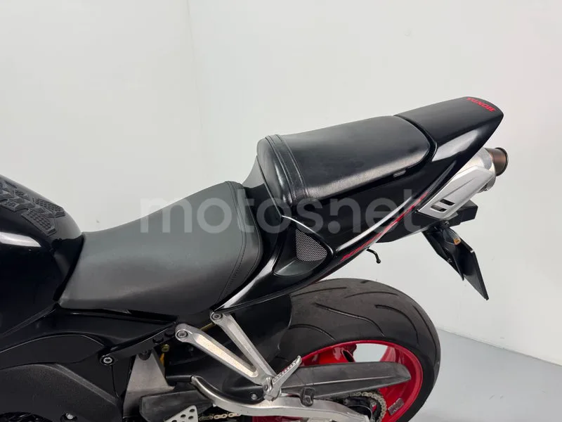 Honda CBR1000RR Fireblade - Vista 17