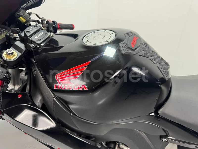Honda CBR1000RR Fireblade - Vista 20
